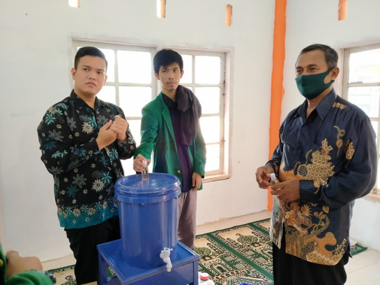 Hand Sanitizer dari Daun Sirih Buatan Mahasiswa KKN Tematik FMIPA UNAND