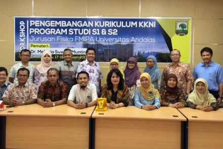 Workshop Pengayaan Kurikulum Mengacu KKNI