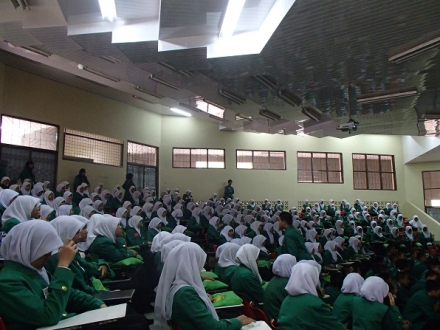 Kegiatan Bimbingan Aktivitas Kehidupan Kampus Dalam Tradisi Ilmiah (BAKTI) FMIPA tahun akademik 2015/2016